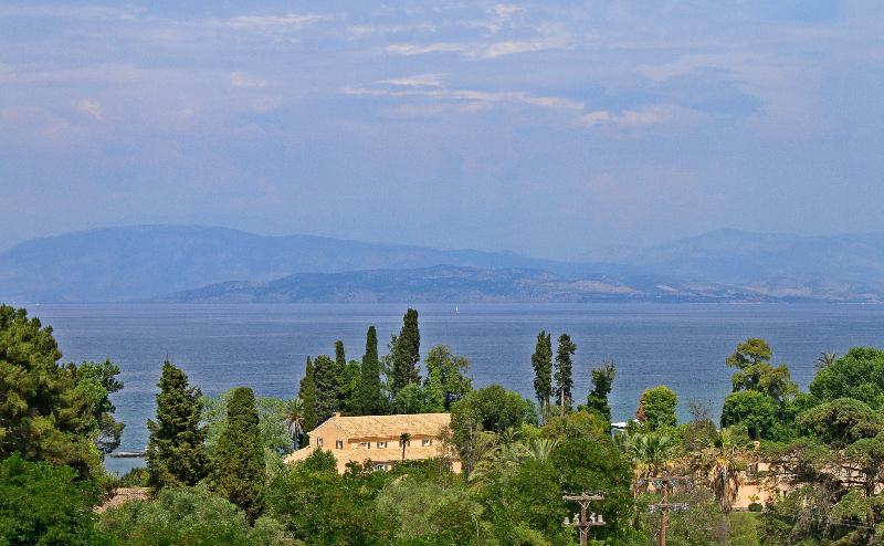 Tina Hotel Limni  Bagian luar foto